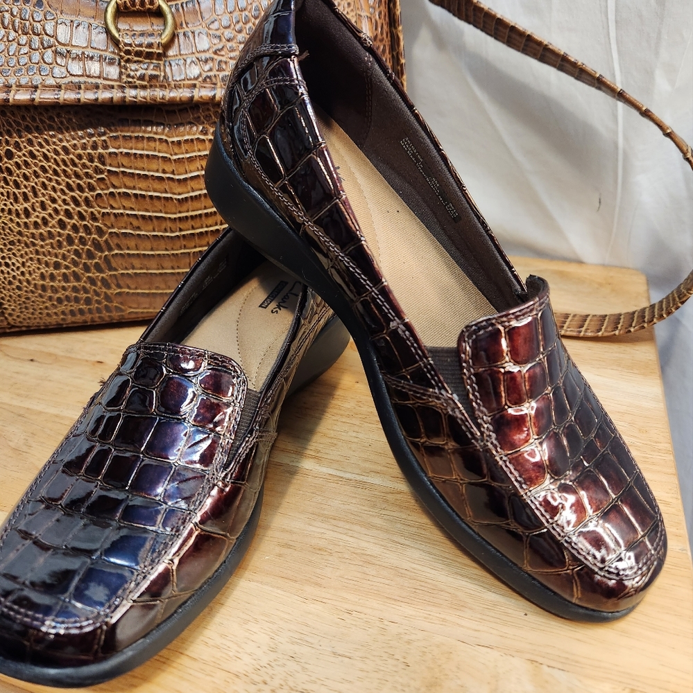 CLARKS SHOES